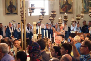 Etschmiadsin (Foto: Katharina Fuhrer) Etschmiadsin: Armenisch apostolische Kirche, Gottesdienst in der Kathedrale Etschmiadsin (Foto: Katharina Fuhrer)