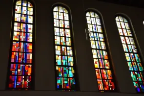 FensterFKDCS_0013_00007 (Foto: Uwe Kaiser): Fenster der Friedenskirche
